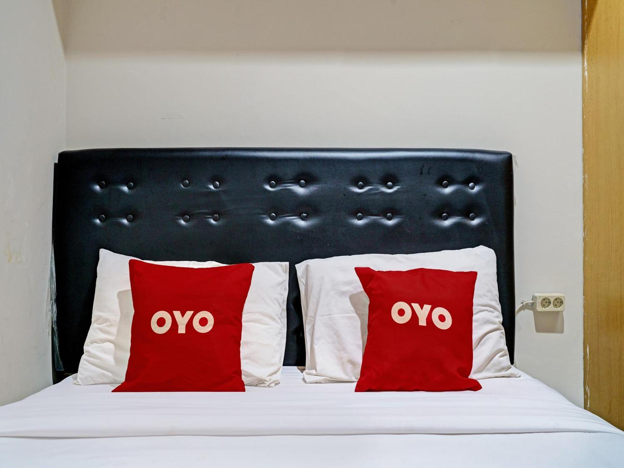 Oyo 92772 Losmen Diah Syariah Langsa Exterior foto