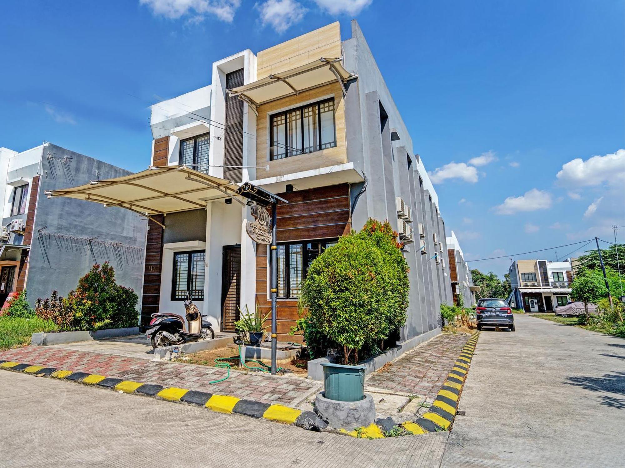 Oyo 92772 Losmen Diah Syariah Langsa Exterior foto